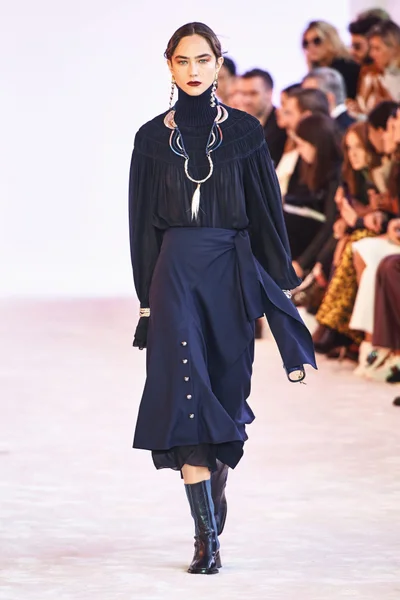 Look 37